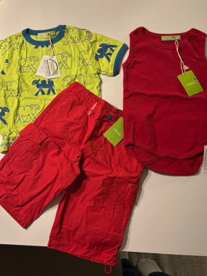 Klädpaket pojke 86/92 - Allt är helt nytt. 