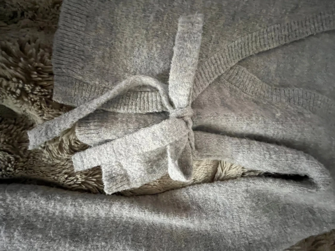 Grå omlottkofta med knytband - 1