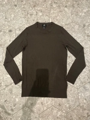 Merinoull tröja från H&M - Säljer en merinoull tröja från H&M i fint skick. Storleken är XS. Några fler frågor? Tveka inte att ta kontakt med mig! //Milo