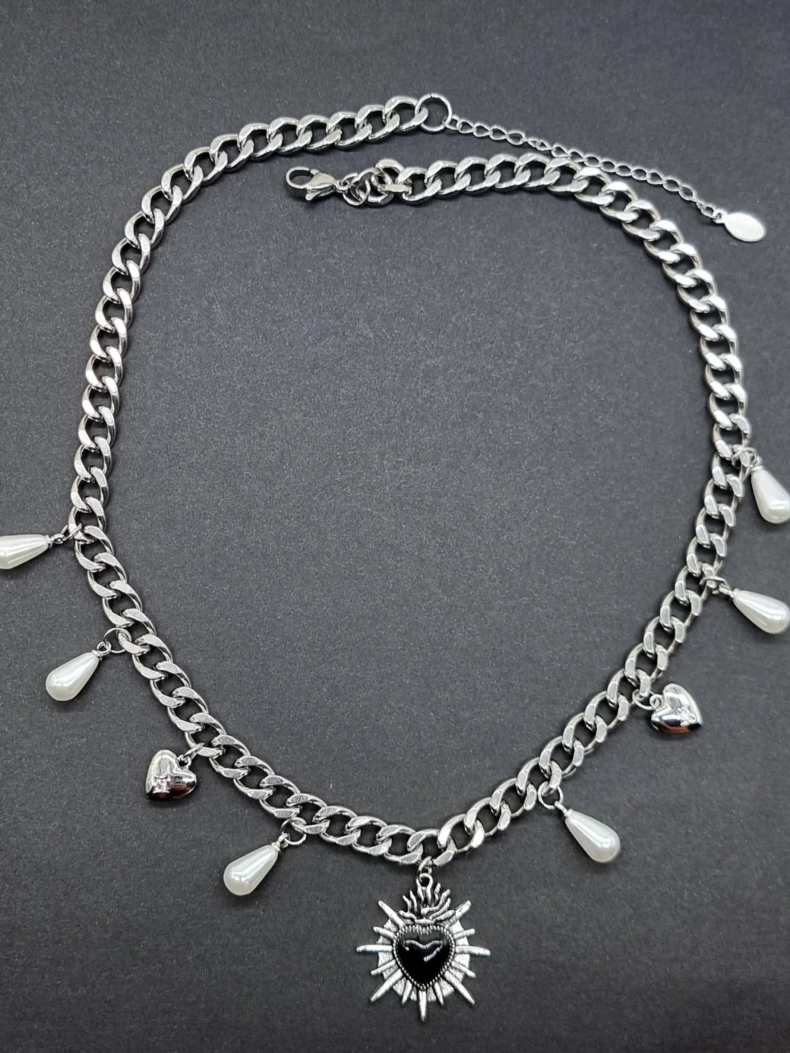 Stilfullt halsband med hjärta  - 1