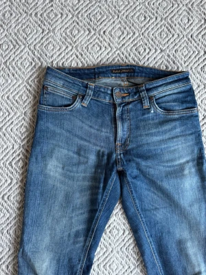 Nudie jeans - Nudie jeans - Modell: Skinny Lin - Storlek: W28/L32 - skick: 9/10 - Nypris runt 2000kr 