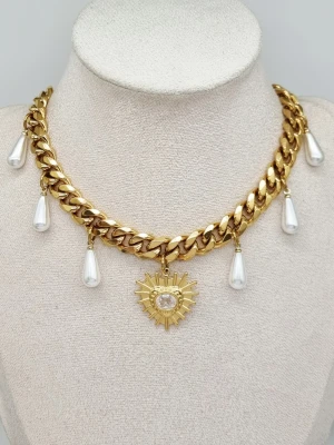 Stilfullt halsband med hjärta  - Material-18K guldpläterat rostfritt stål 304. Kedjetjocklek-10mm. Högkvalitativt #16