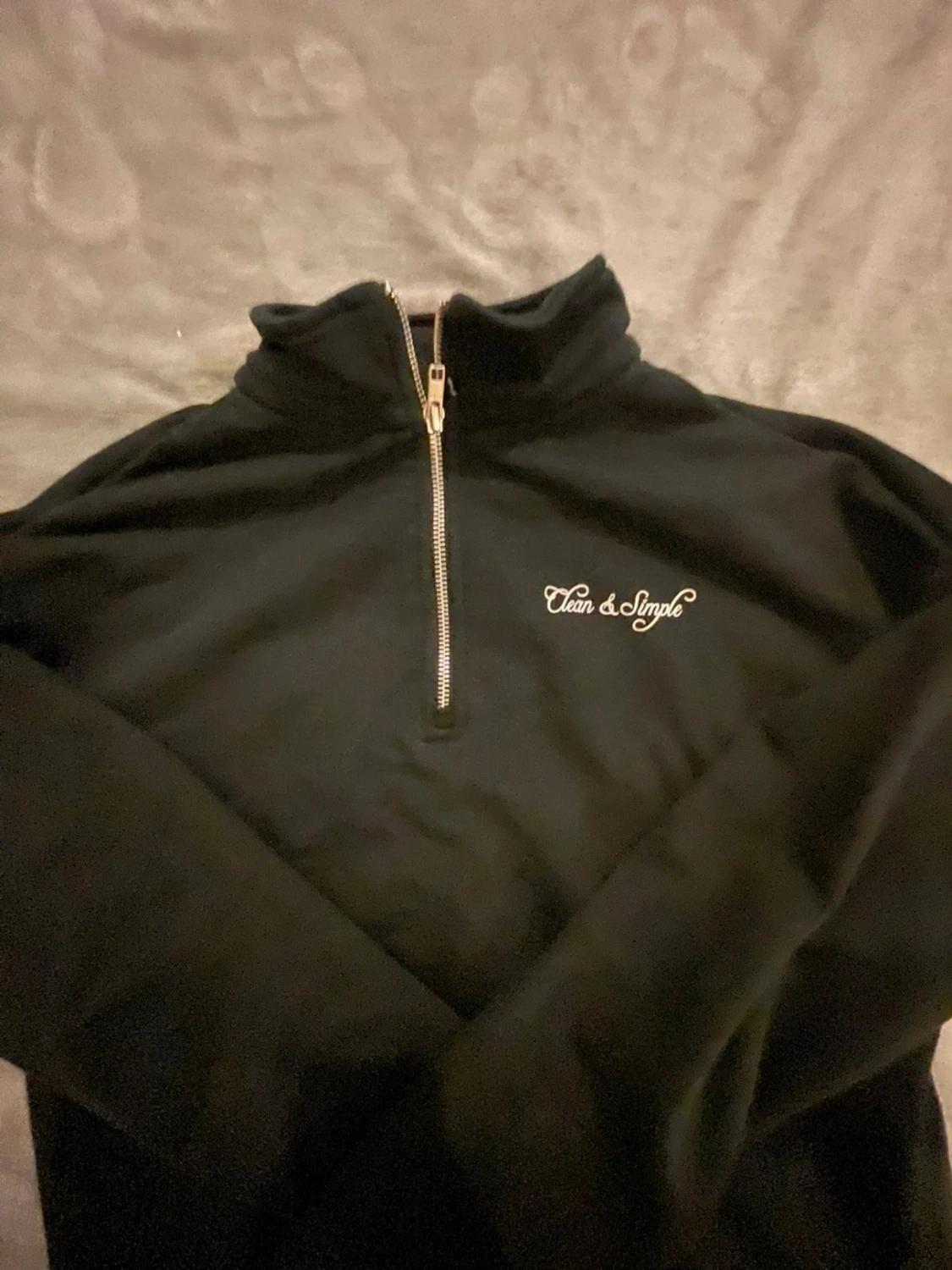 Svart halvzip sweatshirt med brodyr - 2