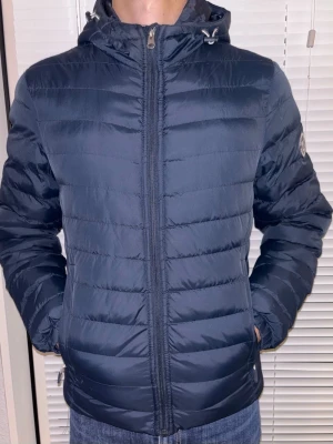 Mörkblå dunjacka - mörkblå dunjacka från Polo Club