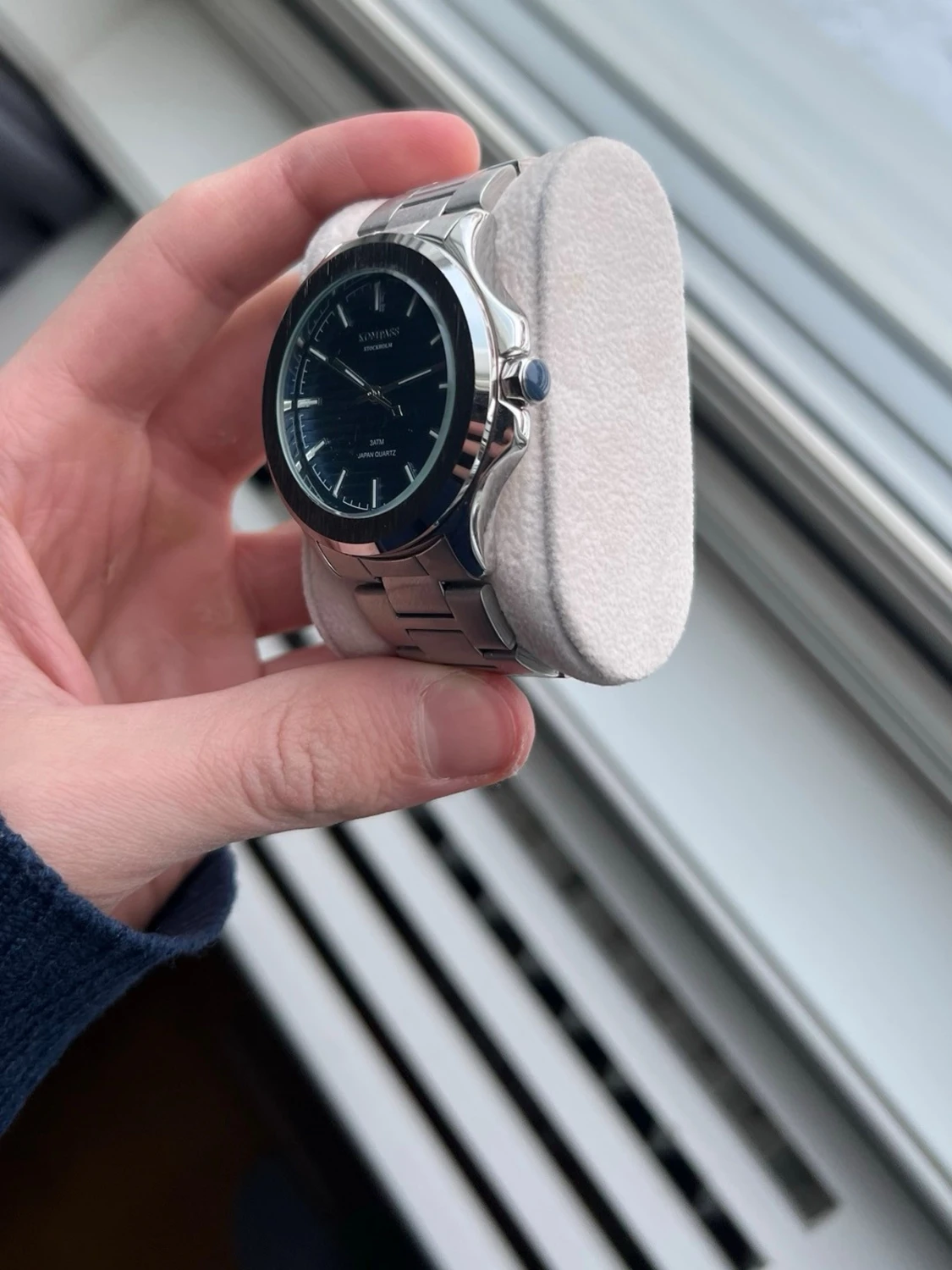 KOMPASS silverfärgad armbandsklocka - 1