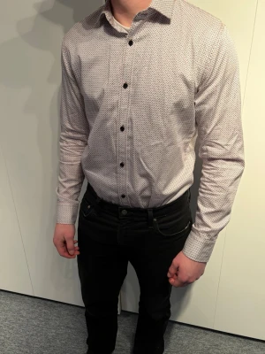 Matinique Skjorta i M  - Fin skjorta i Sotrlek M av Matinique 