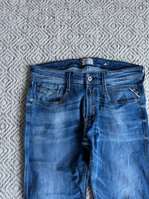Replay Anbass jeans - Replay jeans - Modell: Anbass - Storlek: W33/L30 - skick: 9/10 - Nypris runt 2000kr 