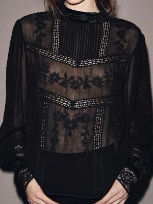 Spets Zara top - Prislapp kvar 