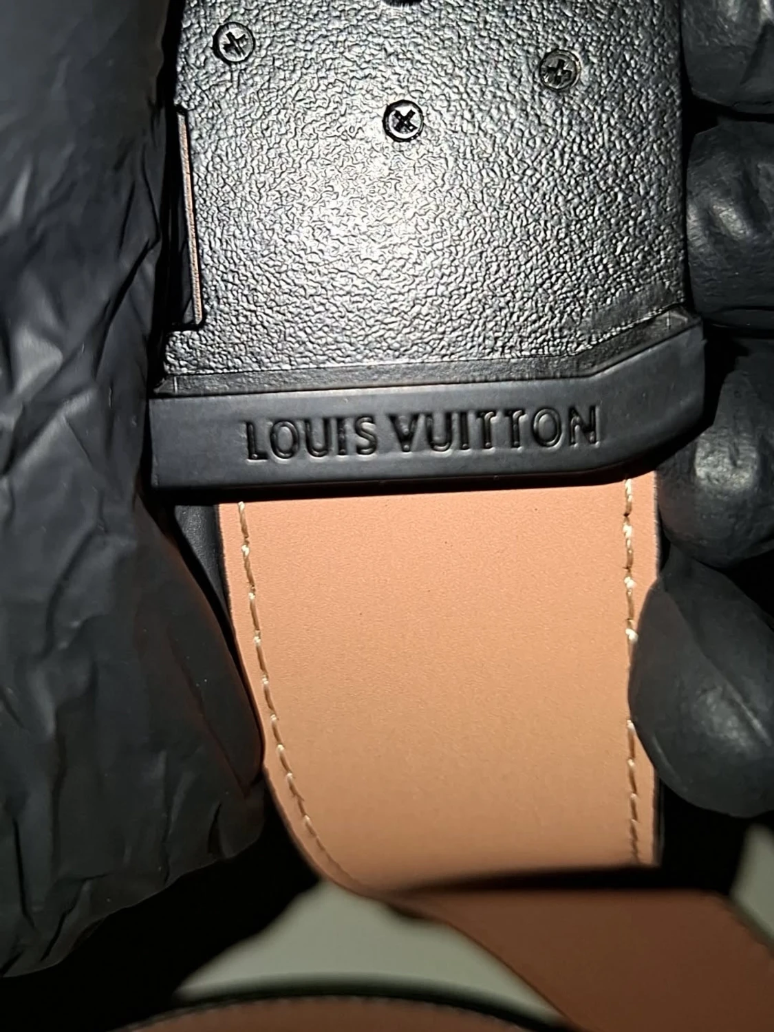 Rutigt vitt bälte - 3