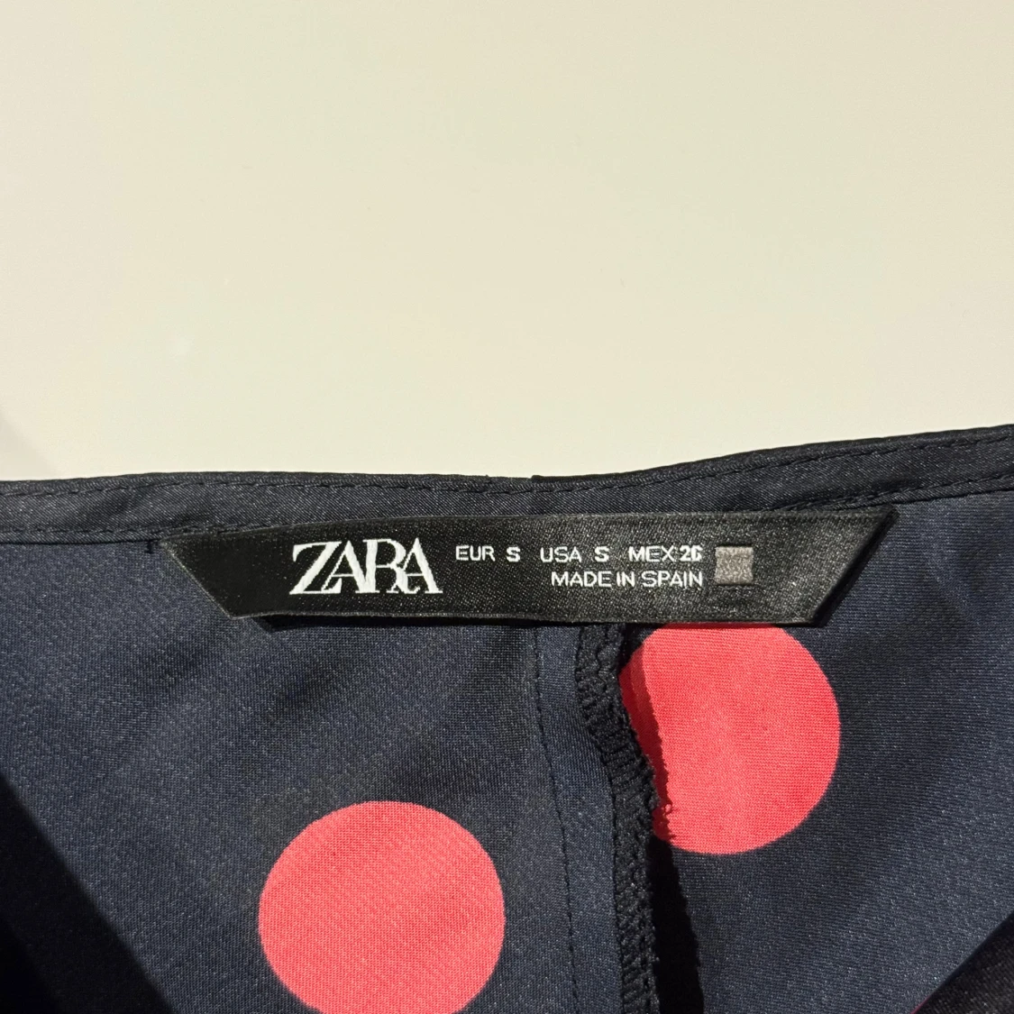 Prickig topp ZARA - 1