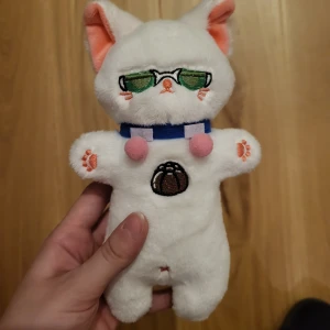 Saiki cat - Inga skador eller fläckar. Skriv till mig om du har några fler frågor!!! Tar gärna pris förslag!! :))))