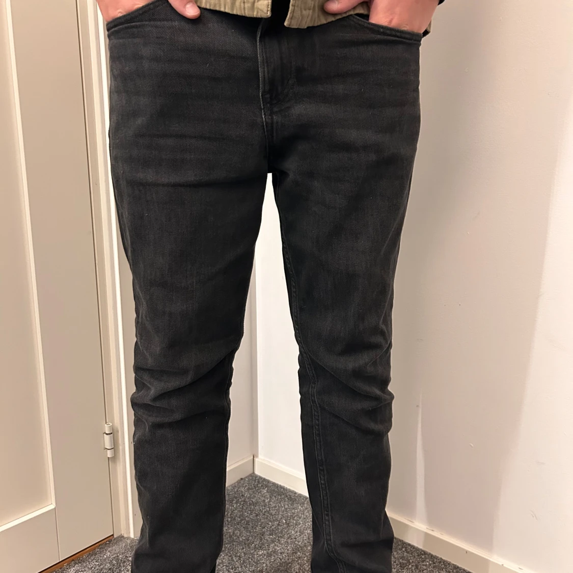 Svarta H&M jeans slim fit - 2