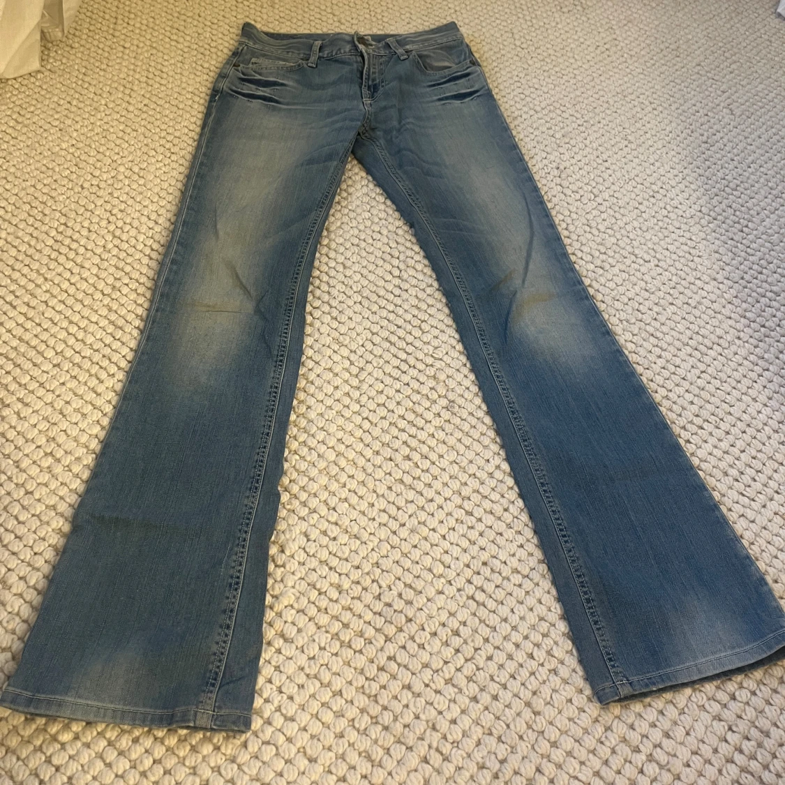 Blå bootcut jeans från Fornarina