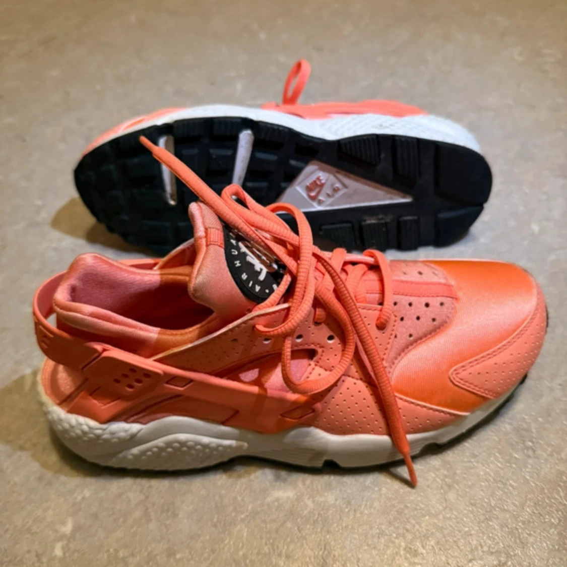 Nike Air Huarache sneakers korall