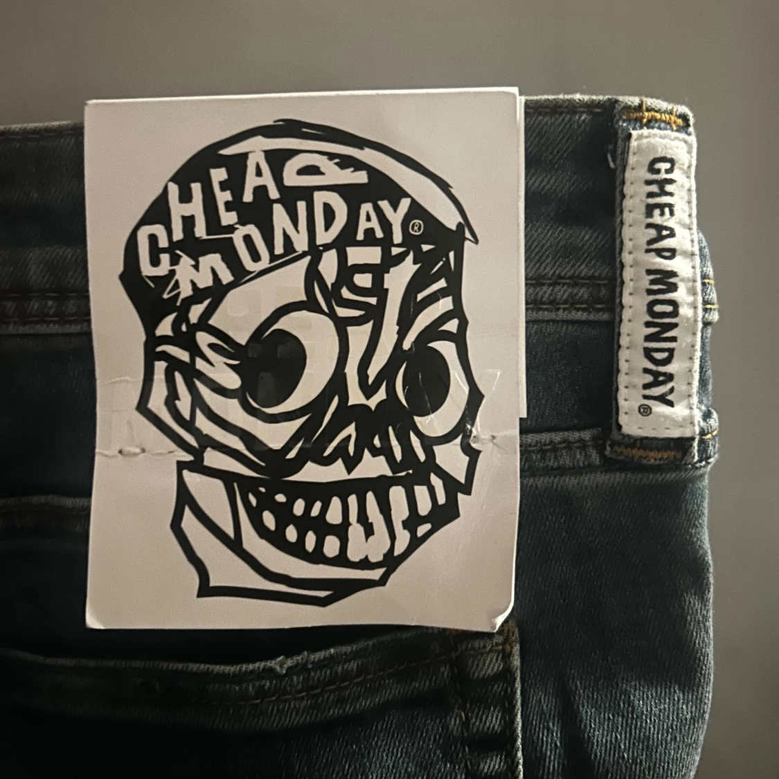 Blå bootcut jeans från Cheap Monday