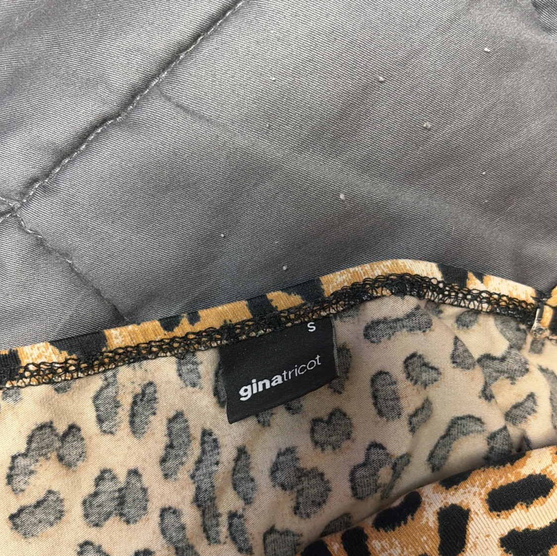 Leopardmönstrad linne från Gina Tricot - 2