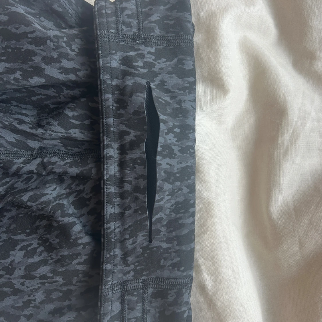 Träningsbyxor från Lululemon - 2