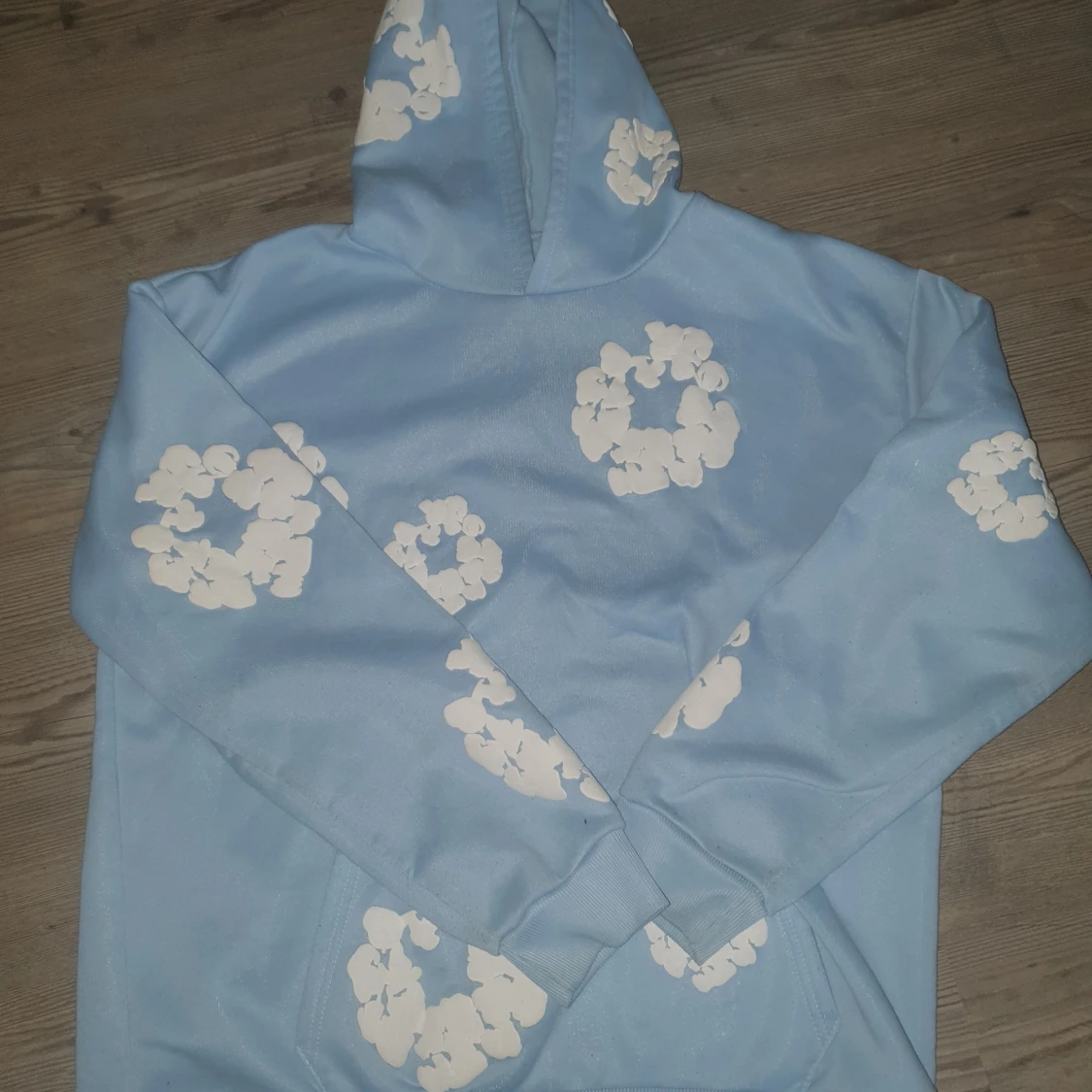 Blå hoodie från Denim Tears med blommor - 1