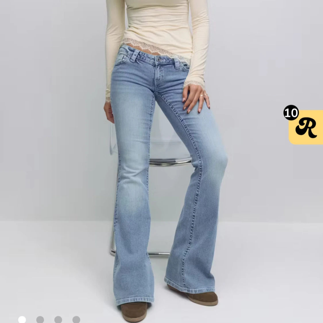 Ultra low waist jeans från Gina - 1