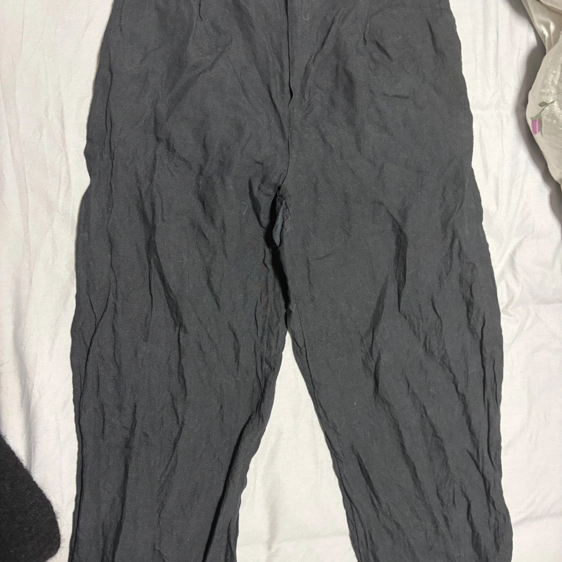 Svarta linnebyxor från Gina Tricot