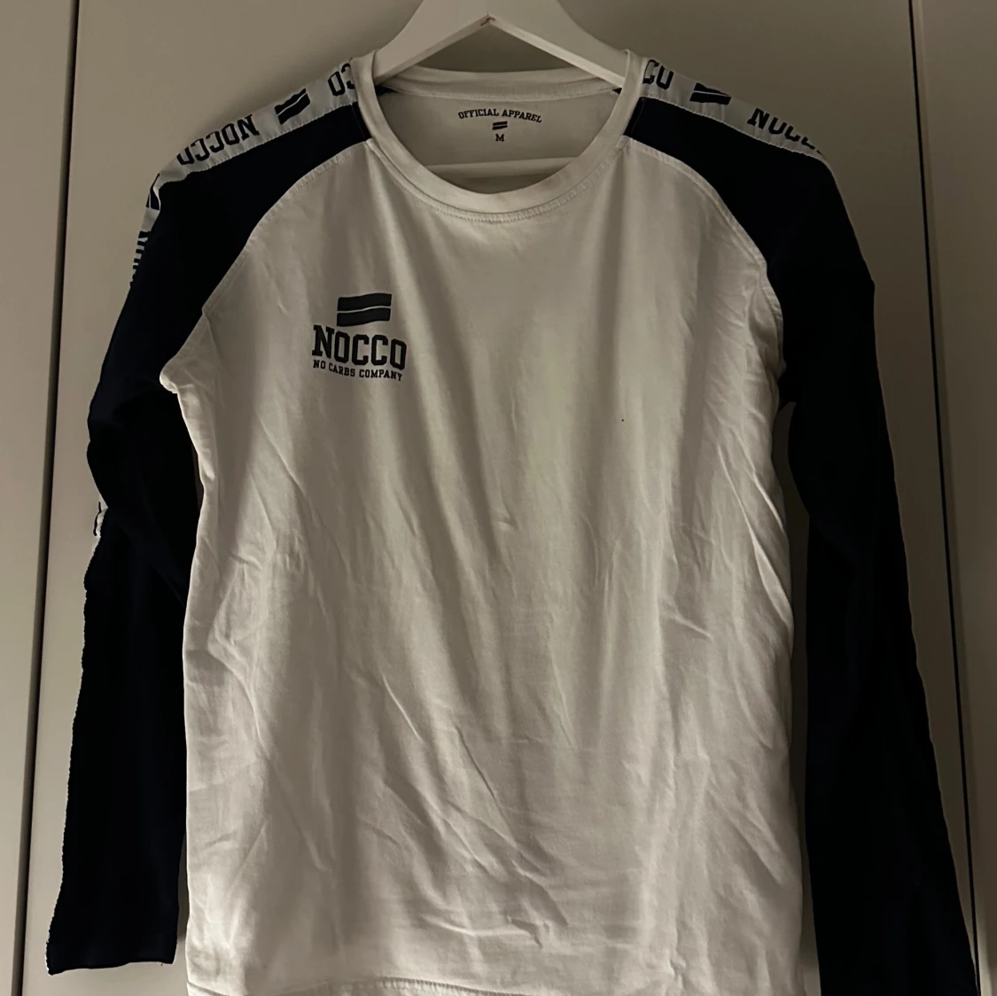 Vit och marinblå långärmad NOCCO-tröja - 3