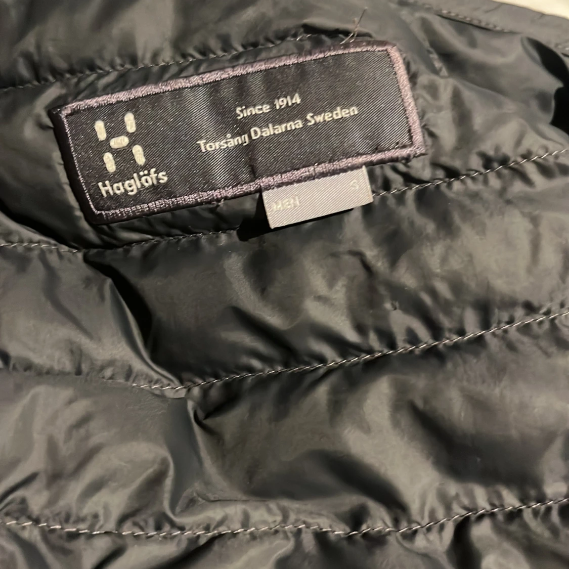 Svart dunväst från Haglöfs, storlek S - 3