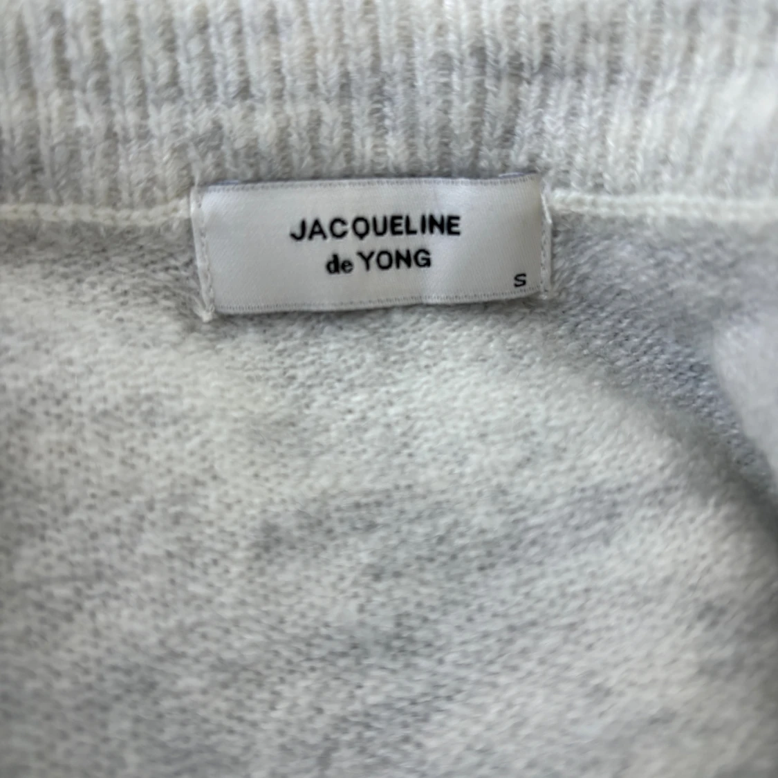 Gråmelerad stickad tröja Jacqueline de Yong - 1