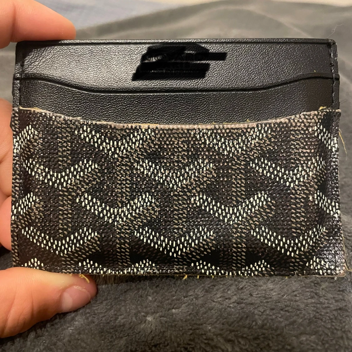 Svart plånbok med mönster - 1