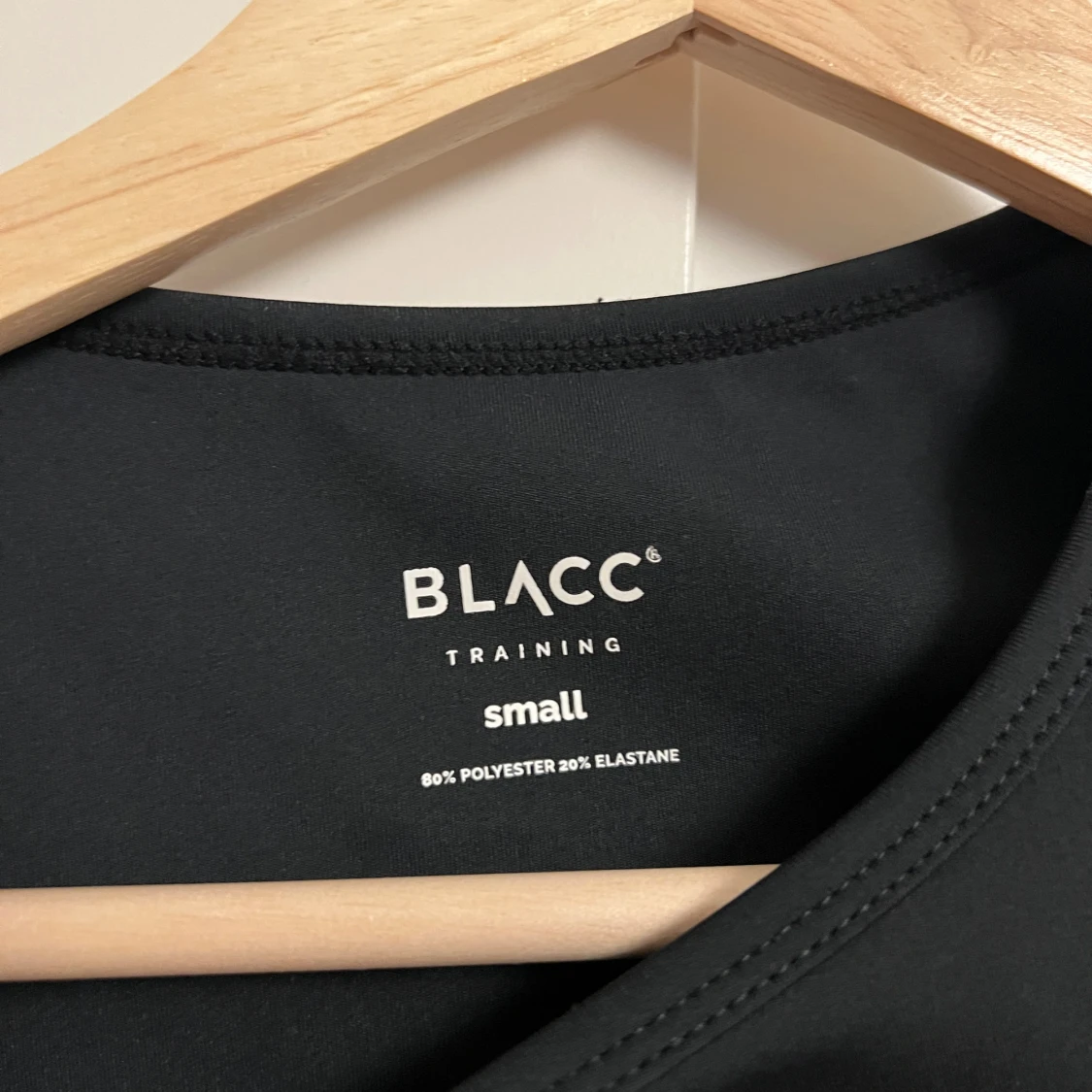 Svart croppad träningstopp från BLACC - 1