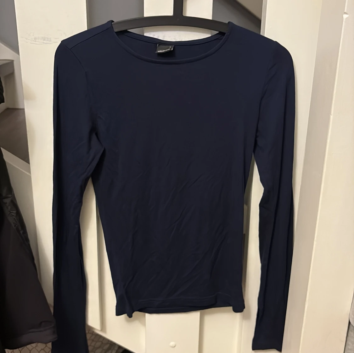 Mörkblå långärmad topp