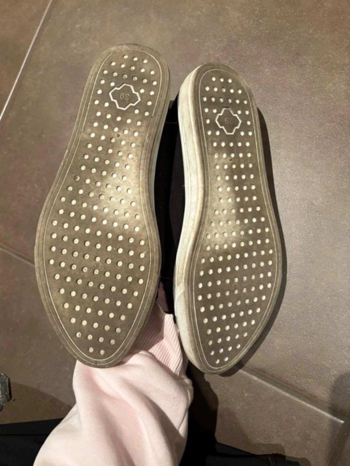 Svarta slip-on sneakers med rosett - 2