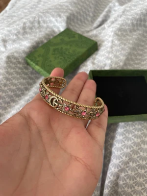 Inspirerat guld armband  - Guld armband inspirerat av G. Nytt! Justerbart! 75:- (gåva vid varje köp) ❣️ FRI FRAKT! PERFEKT PRESENT!