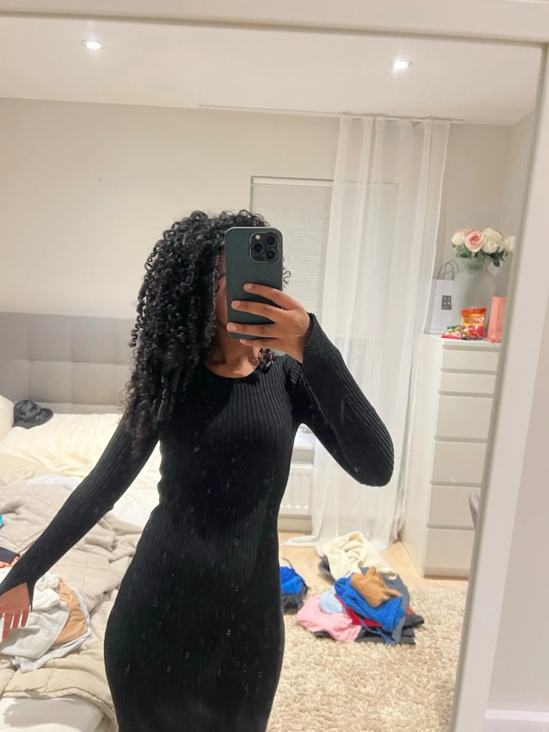 Svart ribbad stickad långärmad tröja