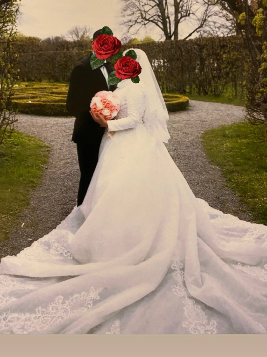 Vit lång bröllopsklänning med spets - 1