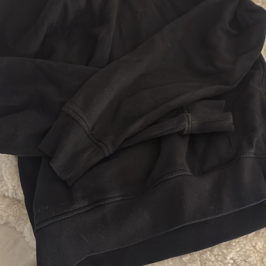 Svart hoodie dam - 1