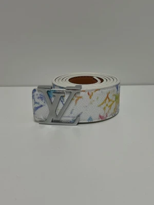 Lv Bälte - Helt ny aldrig använd. Storlek 110cm, snabb frakt. Skriv gärna vid fler frågor.