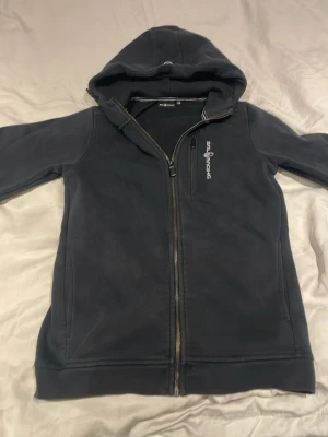 Svart sail racing hoodie - Inga fläckar eller märken