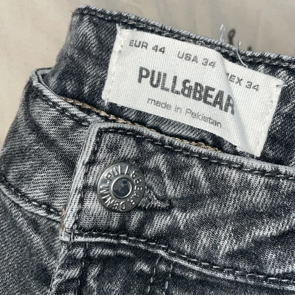 Nya pull and bear jeans med storlek 44 EUR - 1