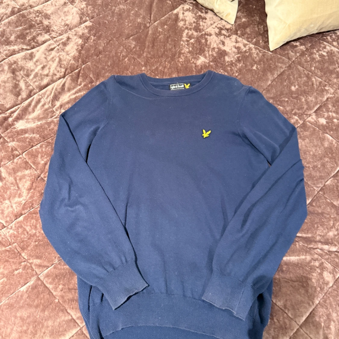 Mörk blå Lyle & Scott sweatshirt