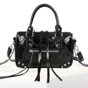 Svart handväska - Kommer ej till användning.