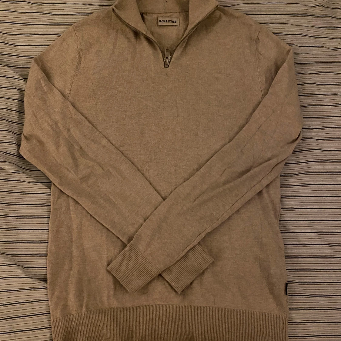 Beige stickad half zip från Jack & Jones