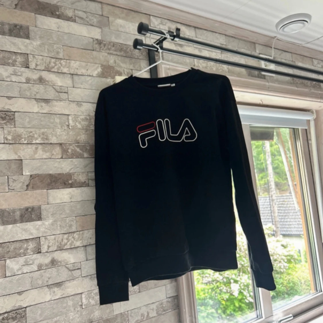 Svart sweatshirt från FILA med logga - 1