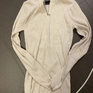 Half zip tröja  - Nytt skick oanvänd pris kan diskuteras 