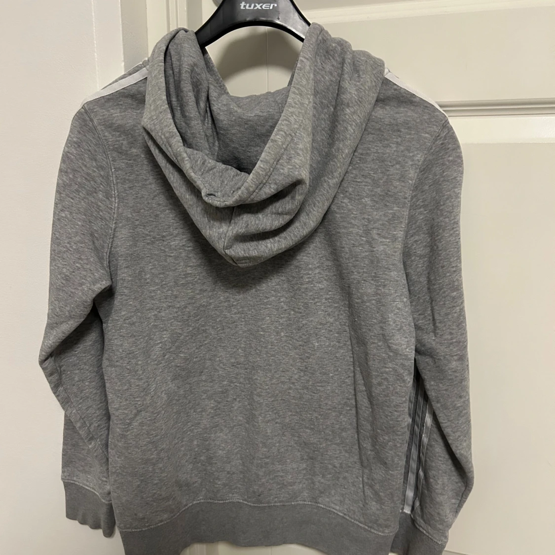 Grå Adidas hoodie med dragkedja - 1