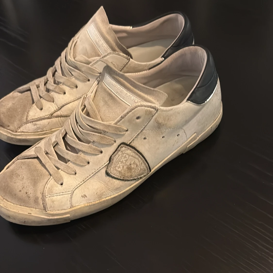 Philippe Model vita sneakers skinn