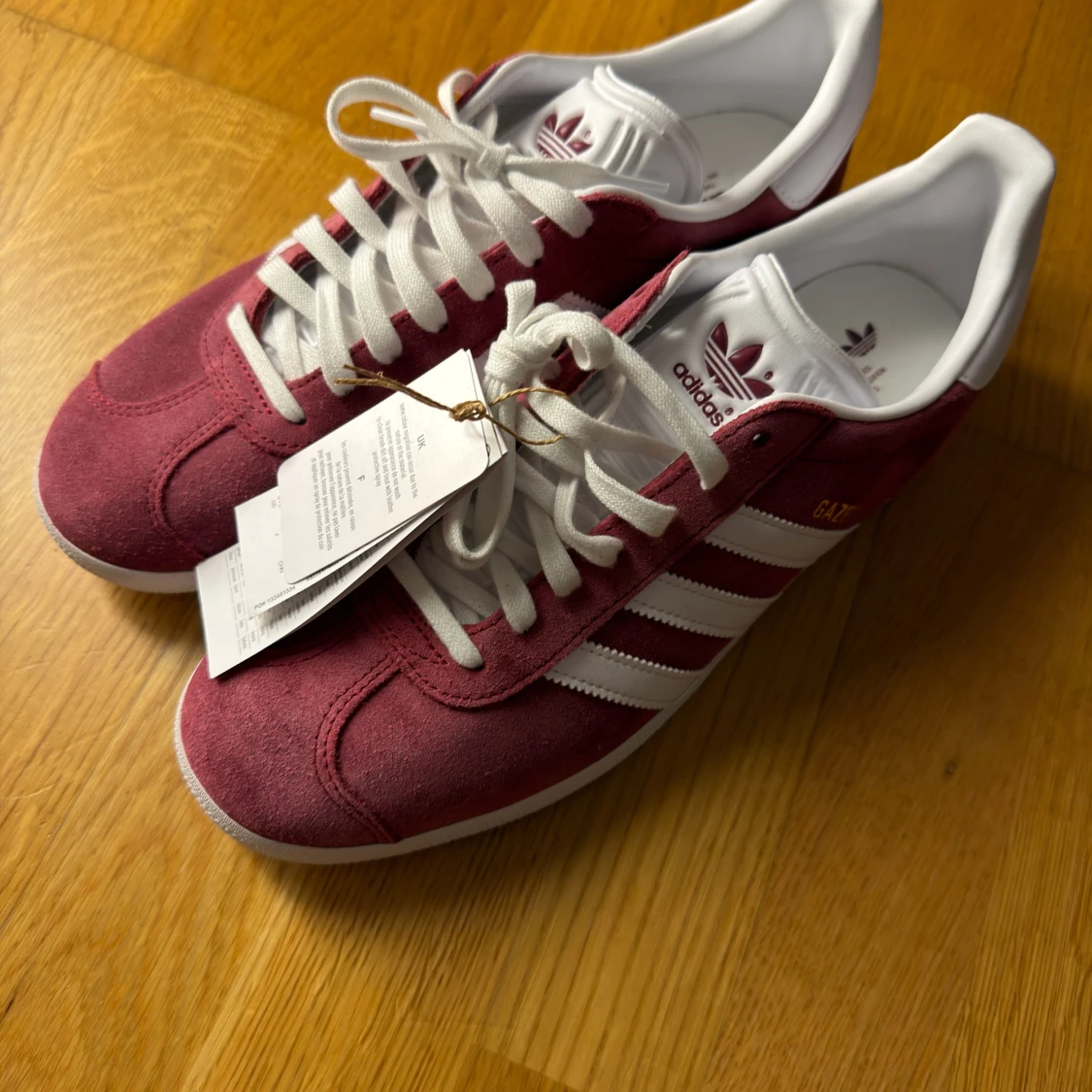 Adidas Gazelle vinröda sneakers - 1