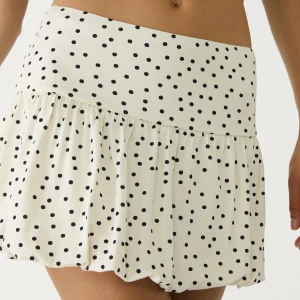 Ballongkjol - Prickig ballong kjol med lappen kvar!😊