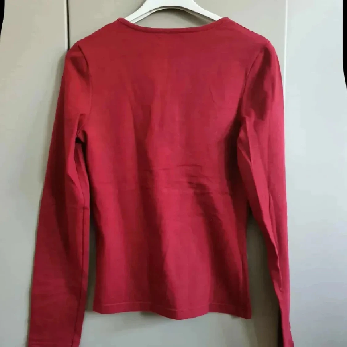 VinRöd omlottopp med v-ringning - 1