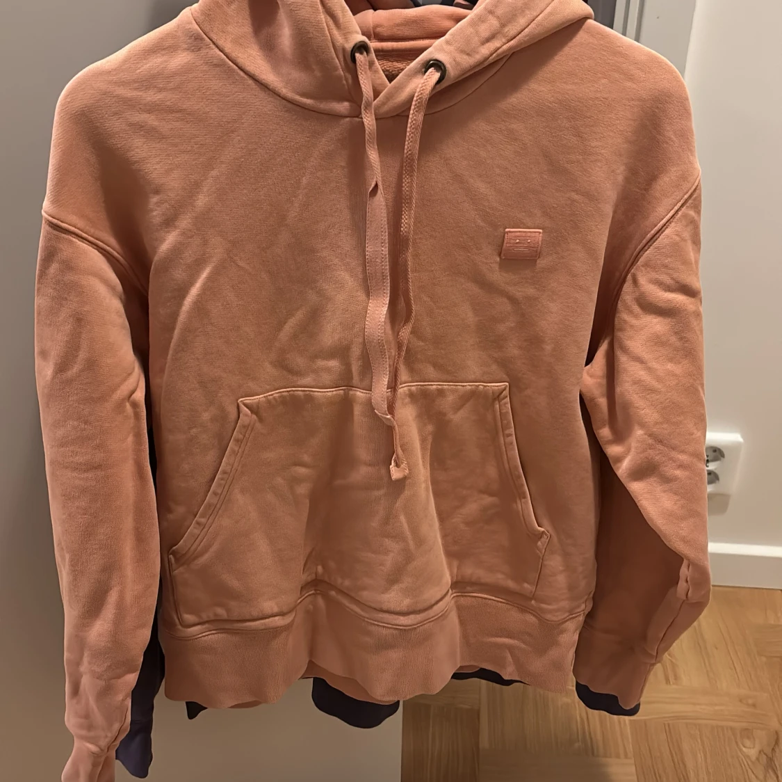 Acne Studios hoodies i lila & aprikos - 2