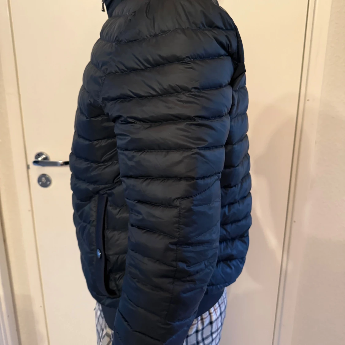 Mörkblå dunjacka från Tommy Hilfiger - 3